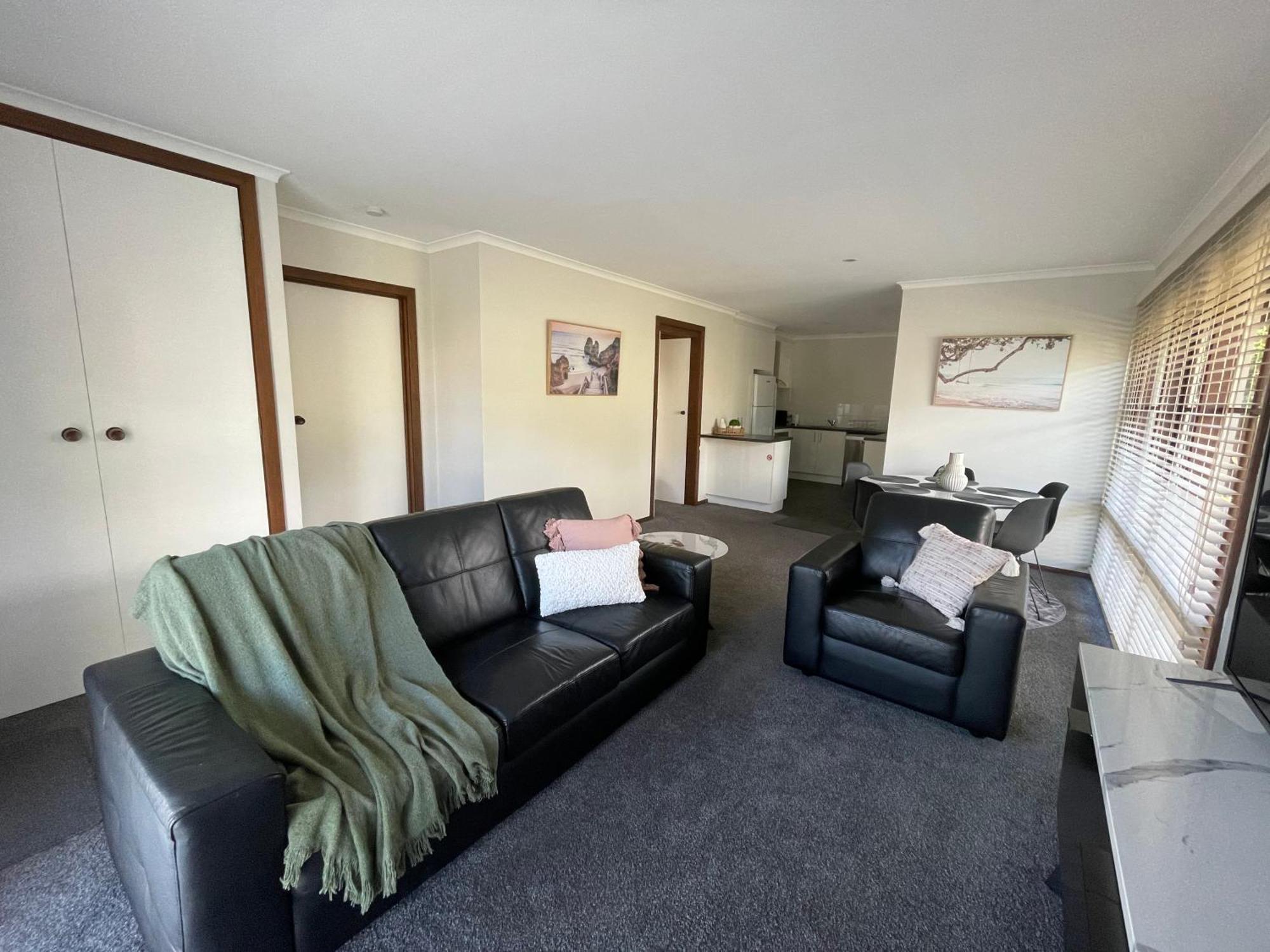 Holiday home 200m Walk To Beach! *